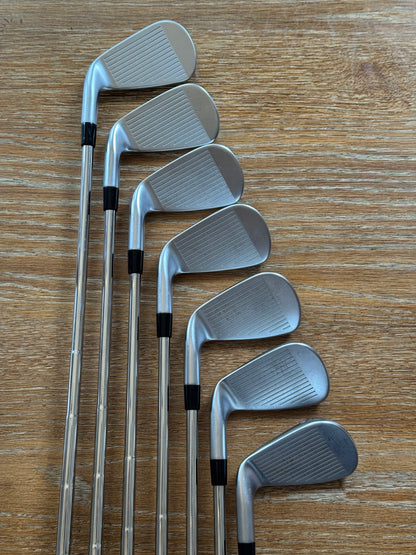 Callaway Apex AI300 Iron Set (4-PW) / Dynamic Gold MID 115 shafts (stiff)