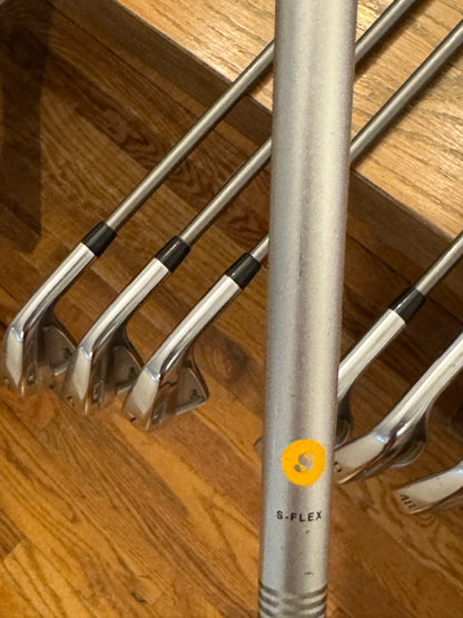 Titleist T100S Iron Set (5-GW) / Steelfiber i95 S shafts (stiff)