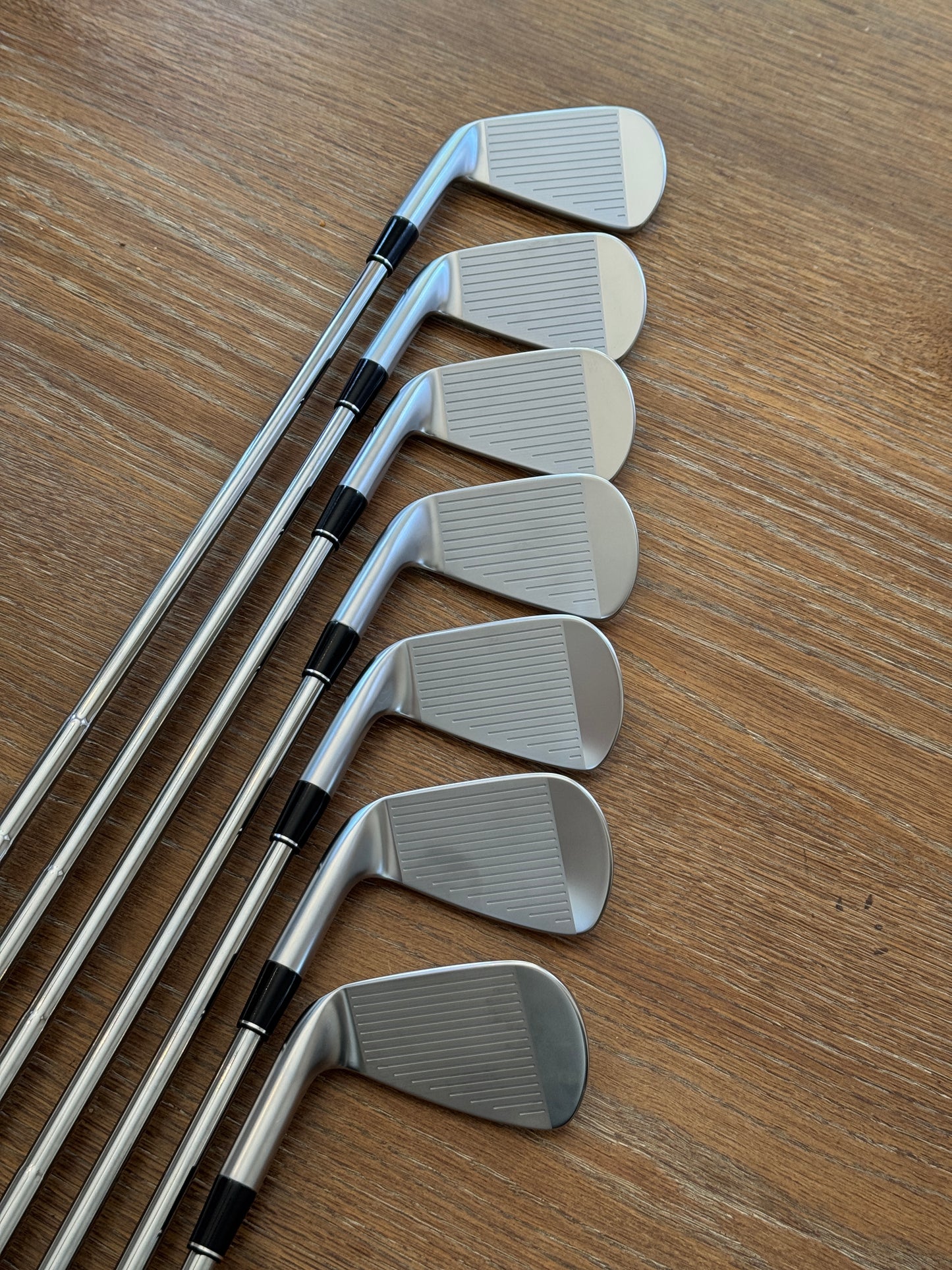 *MINT* Srixon ZXi7 Forged '25 Iron Set (4-PW) / Dynamic Gold MID R300 shafts (regular)