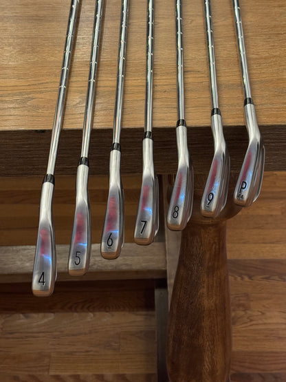 Titleist T100S Iron Set / AMT Tour White X100 shafts Xtra Stiff