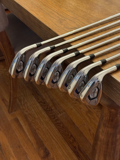 Titleist 718 AP3 Iron Set +1/2” (5-GW) / AMT Red S300 shafts (stiff)