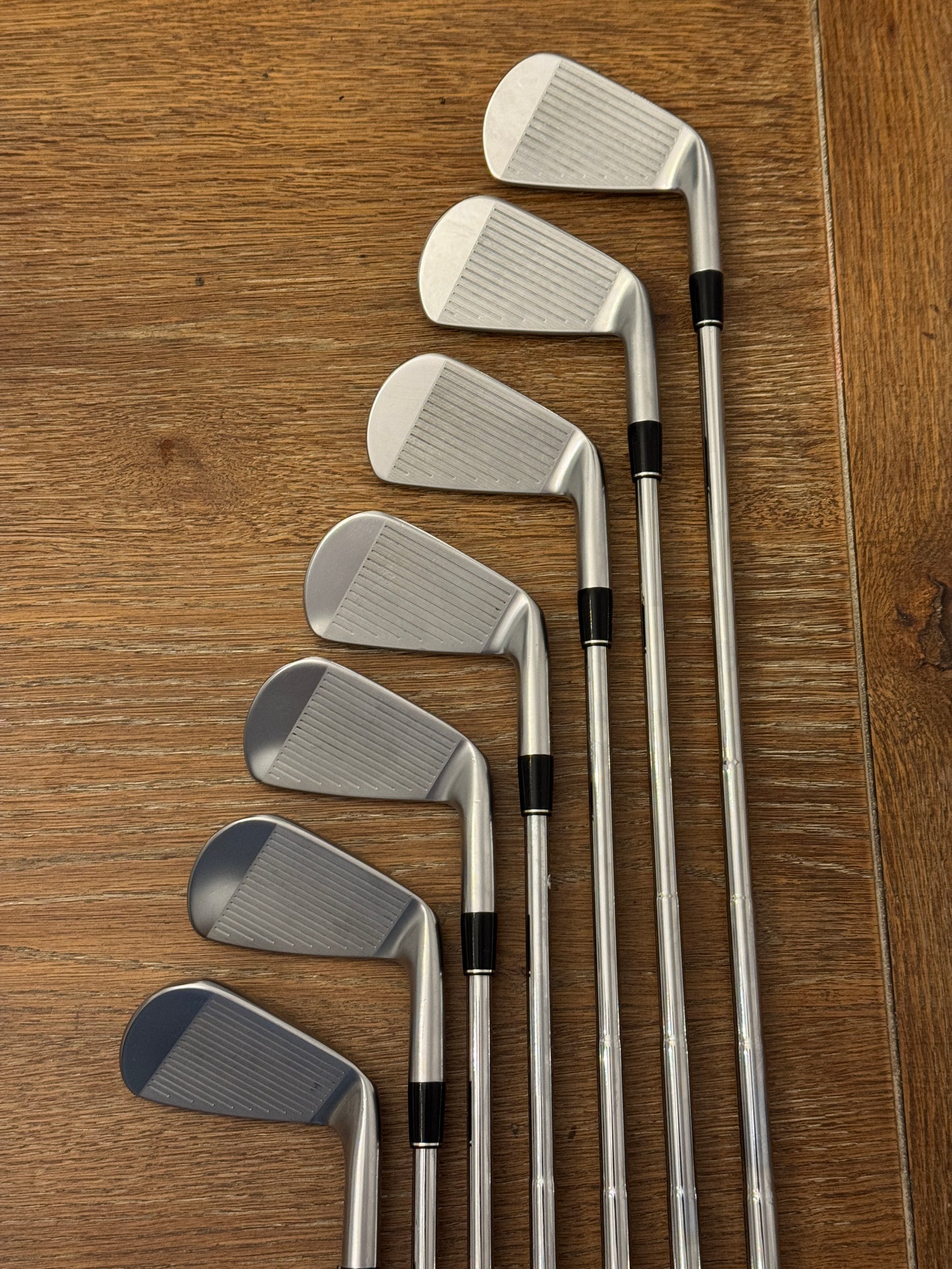 *MINT* Srixon ZXi5 Forged ‘25 Iron Set LH (4-PW) / Dynamic Gold MID S300 shafts (stiff)