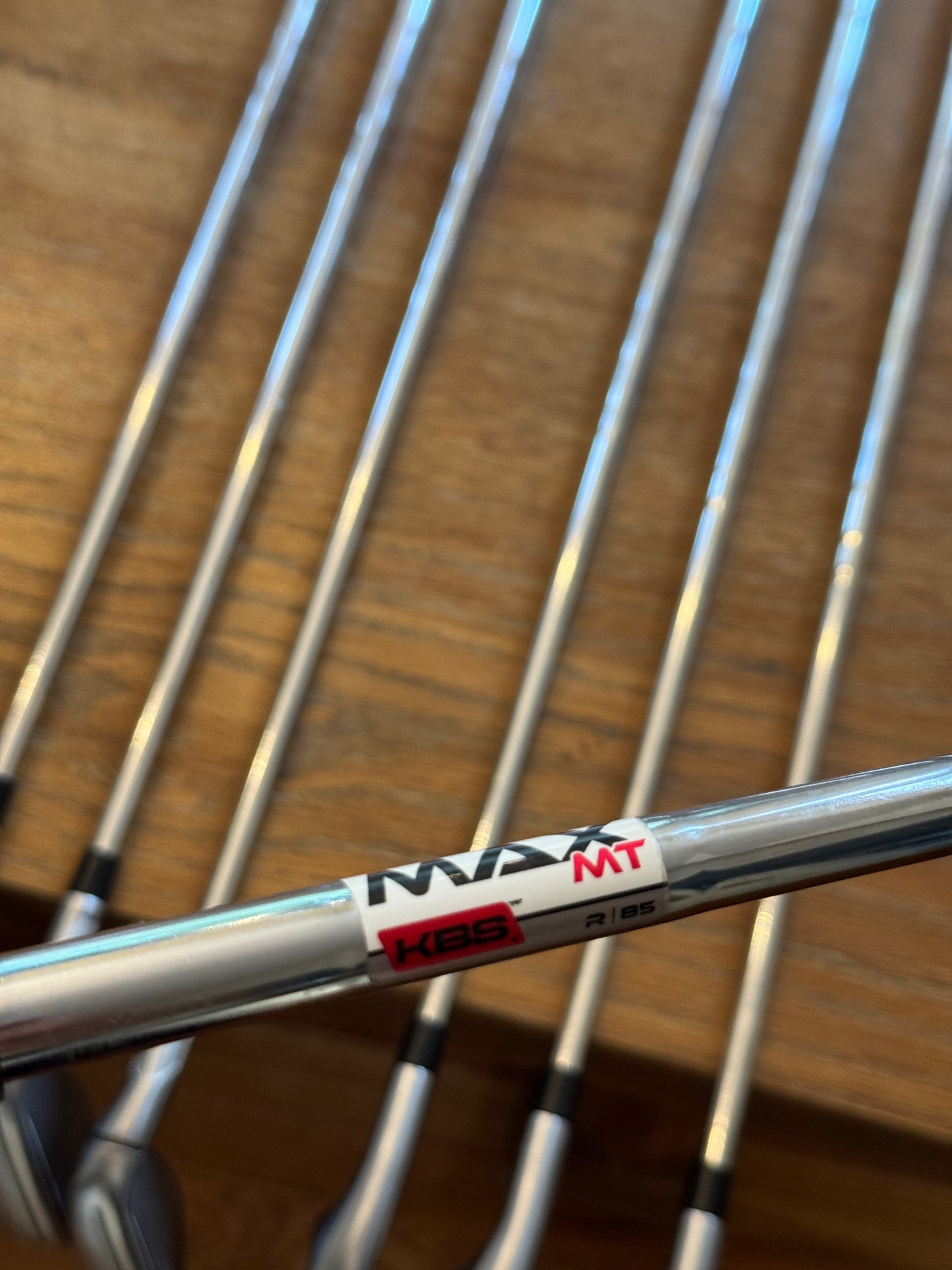 Taylormade Qi Iron Set LH (5-AW) / KBS Max MT 85 R shafts (regular)