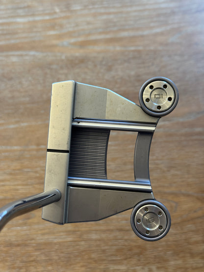 Titleist Scotty Cameron & Crown Futura 6M Putter (33”)