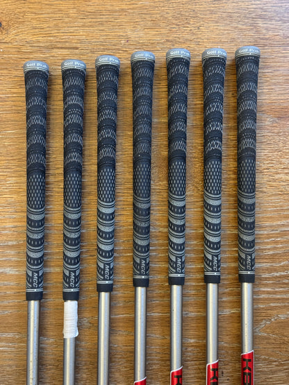 Mizuno JPX 925 Forged Iron Set (4-PW) / KBS Tour C-Taper Lite 110S shafts (stiff)