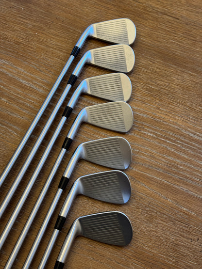 Mizuno JPX 925 Forged Iron Set (4-PW) / KBS Tour C-Taper Lite 110S shafts (stiff)