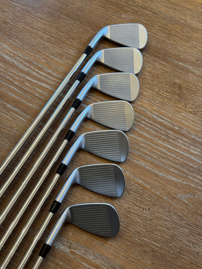 Mizuno JPX 925 Hot Metal Pro Iron Set (5-GW) / KBS Tour Lite R shafts (regular)