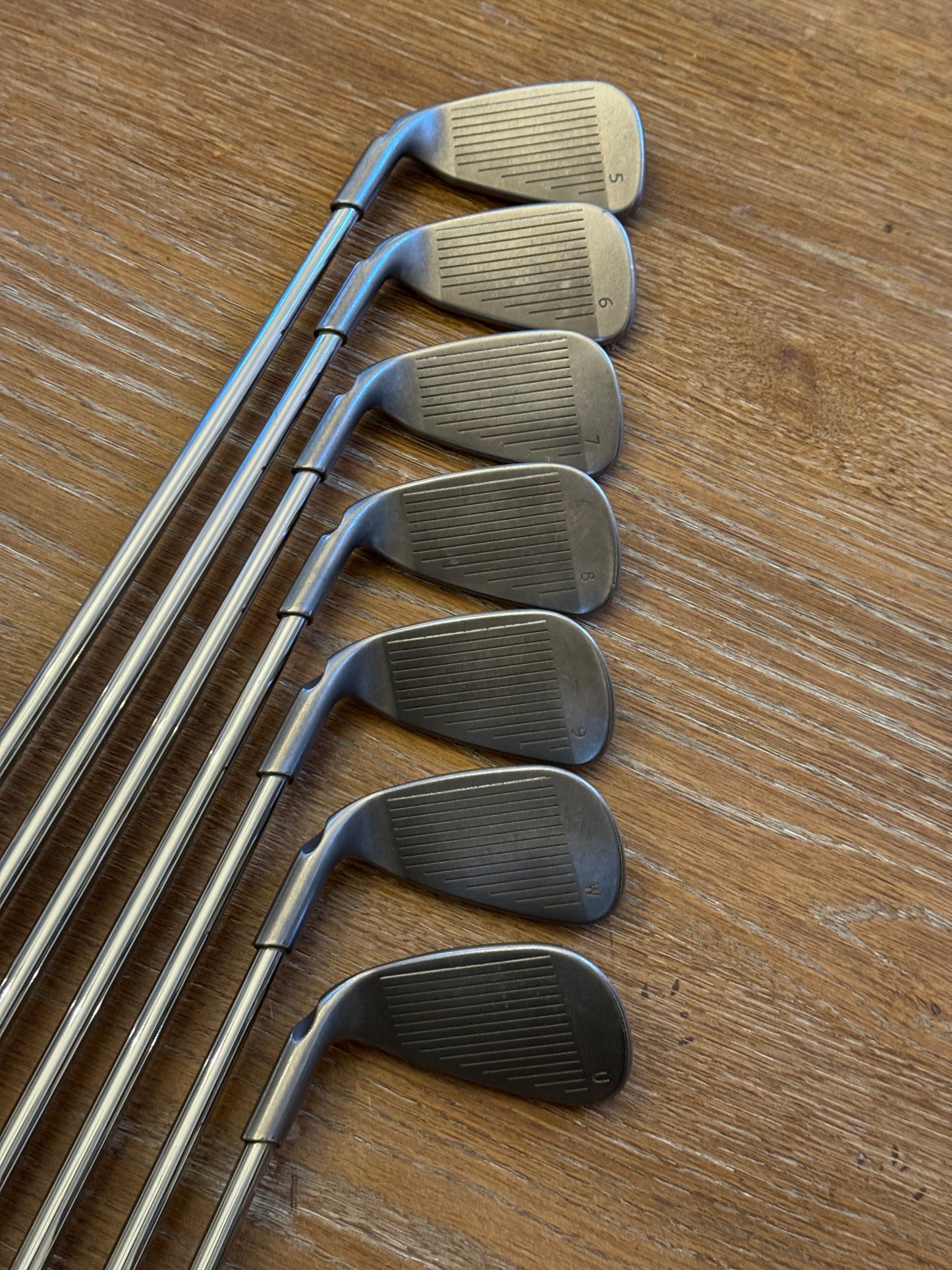 Ping G10 Iron Set (5-UW) / AWT R shaft (regular)