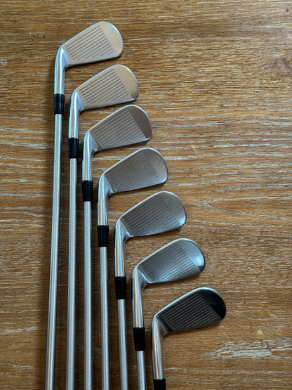 Titleist 714 MB Iron Set (4-PW) / KBS Tour C-Taper Lite 105 R shafts (regular)