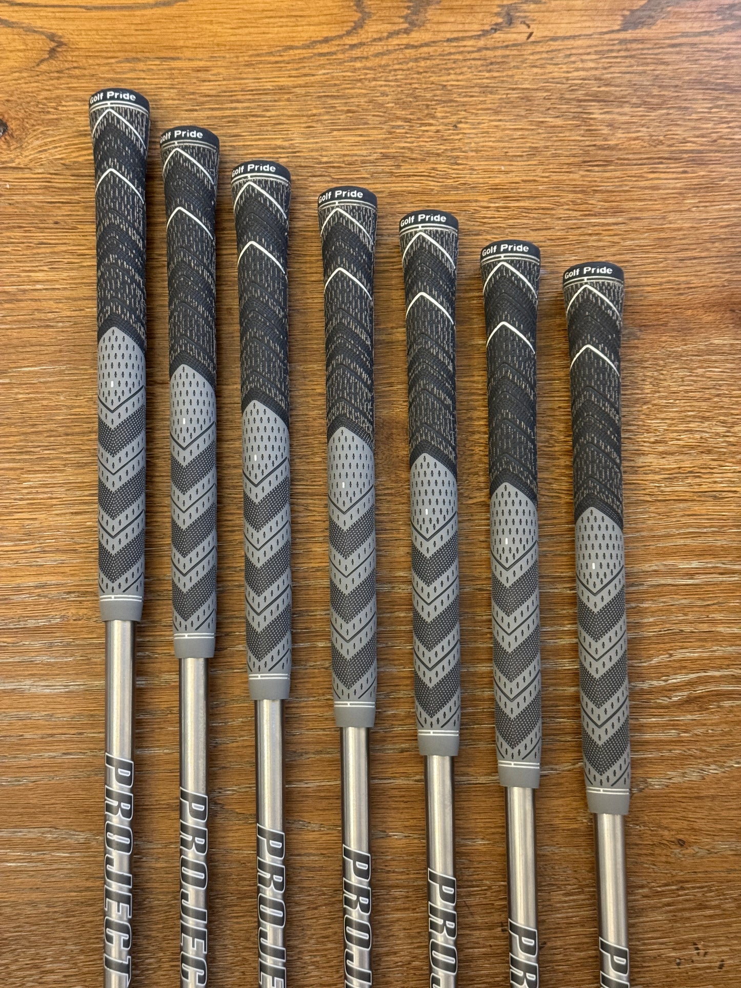 Ping G425 LH Iron Set (4-PW) / Project X LS 6.5 125g shafts (xtra stiff)