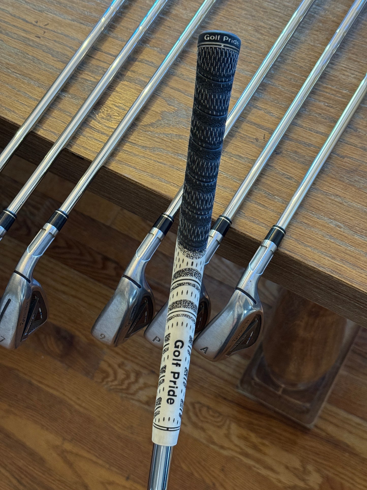 Taylormade Sim2 Max Iron Set (5-AW) / KBS Max MT 85 shafts Stiff