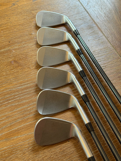 Ping i530 Iron Set LH (6-GW) / UST Mamiya Recoil F2 65 shafts (senior)