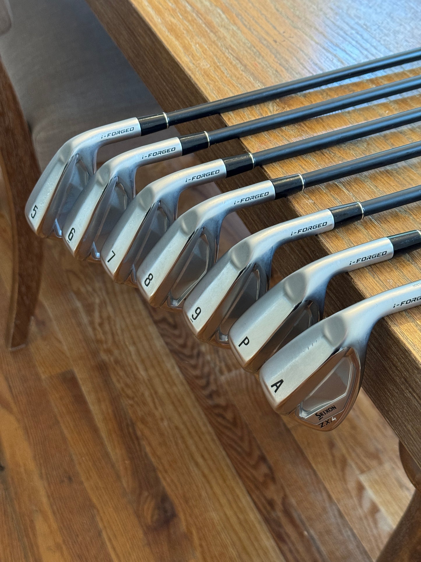 Srixon ZXi4 Forged ‘25 Iron Set (5-AW) / KBS Max Graphite 55 Sr shafts (senior)