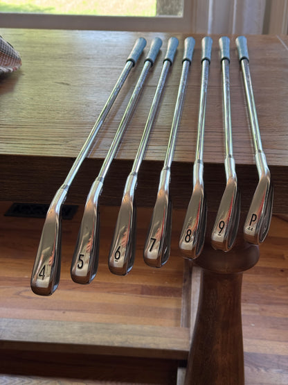 Titleist T100 Iron Set (4-PW) / Project X LZ 6.0 120g shafts Stiff