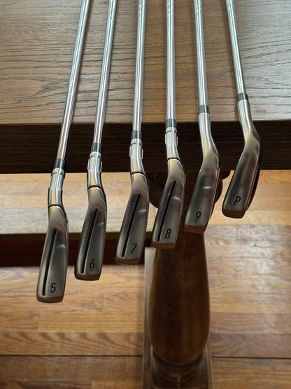 Taylormade Qi Iron Set (5-PW) / KBS MAX MT 85R shafts (regular)