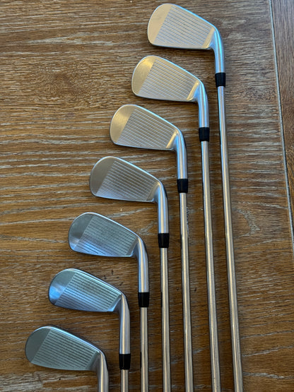 Titleist T200 Iron Set (4-PW) / Project X 6.0 120g shafts Stiff