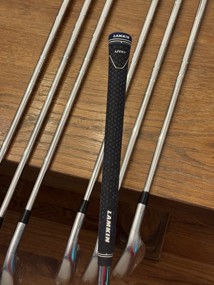 *BRAND NEW* Mizuno JPX 925 Hot Metal Pro Iron Set (4-PW) / Dynamic Gold 105 S300 shafts (stiff)