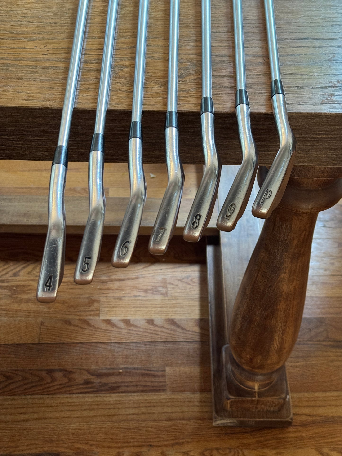 Titleist 714 MB Iron Set (4-PW) / KBS Tour C-Taper Lite 105 R shafts (regular)