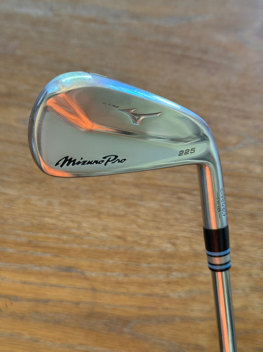 Mizuno Pro 225 4-iron / Dynamic Gold X100 shaft (xtra stiff)