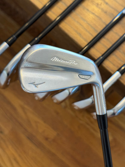 Mizuno M-15 Forged Iron Set (5-GW) / MMT 105 S shafts (stiff)