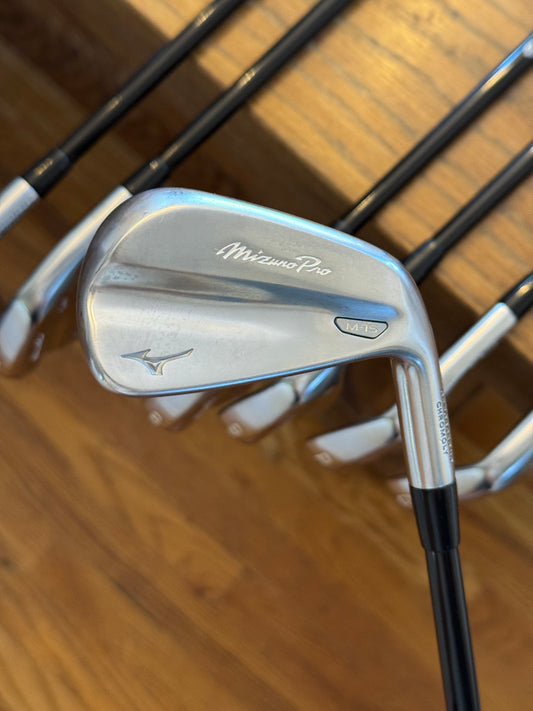 Mizuno M-15 Forged Iron Set (5-GW) / MMT 105 S shafts (stiff)