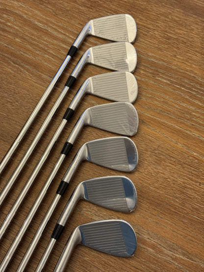 Mizuno Pro 241 Iron Set (4-PW) / KBS Tour 120S Stiff