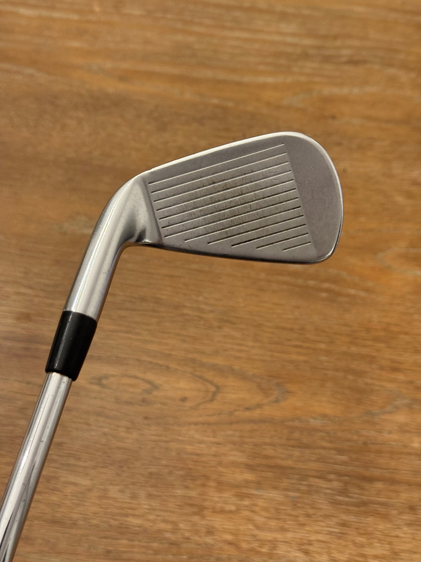 Titleist 714 AP2 7-iron / Dynamic Gold X100 shaft (xtra stiff)