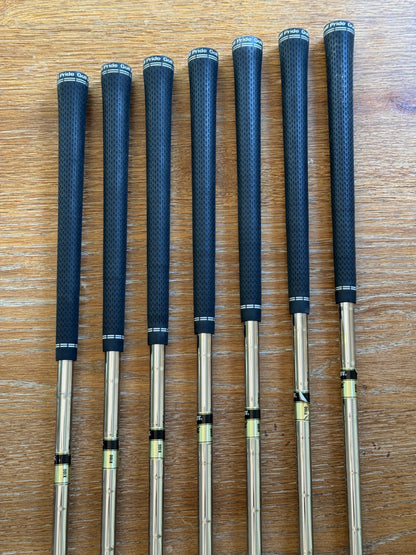 Ping G425 Iron Set - black dot (4-PW) / Dynamic Gold X100 shafts (xtra stiff)