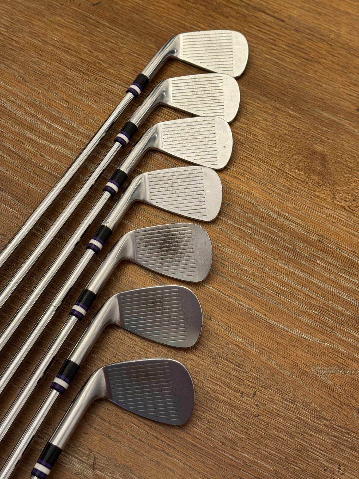 Taylormade P730 Forged Iron Set (4-PW) / Project X LZ 6.0 120g shafts (stiff)