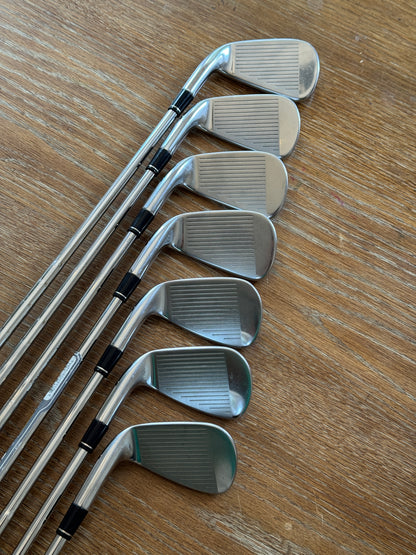 Taylormade R11 Iron Set (4-PW) / KBS 90S shafts (stiff)