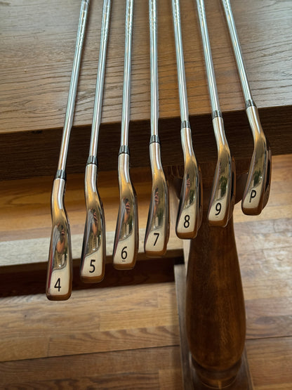 *MINT* Titleist 718 AP3 Iron Set -1/2” (4-PW) / AMT Black R300 shafts (regular)