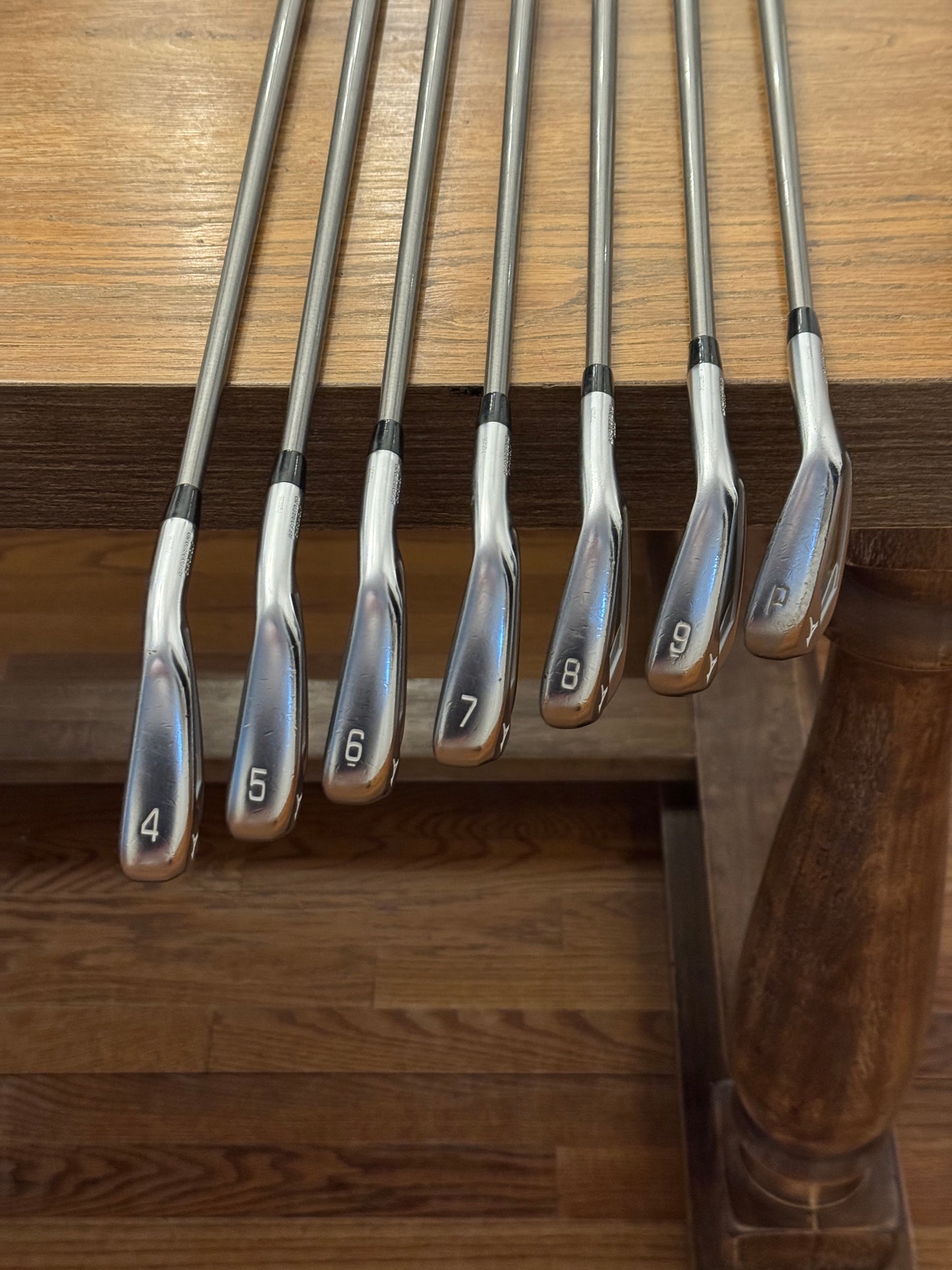 Mizuno JPX 923 Forged Iron Set (4-PW) / Aerotech Steelfiber i125 cw X shafts (xtra stiff)