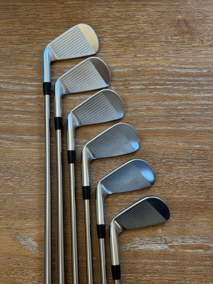 Srixon ZXi7 Forged '25 Iron Set (5-PW) / ACCRA TZi 115g shafts (stiff)