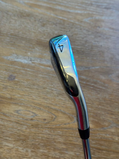 Titleist T-MB 4-iron / AMT Red S300 shaft (stiff)