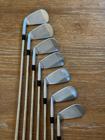Mizuno JPX 921 Tour Iron Set (4-PW) / KBS $-Taper 120 S shafts (stiff)