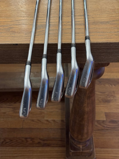 Titleist 710 AP2 Iron Set (5-9 iron) / AMT Red R300 shafts (regular)