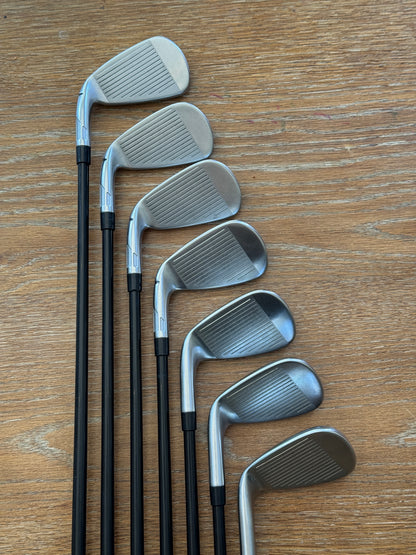 Taylormade Qi Iron Set (5-AW) / Ventus TR 6-R shafts (regular)
