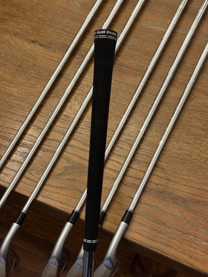 Srixon ZXi4 Forged ‘25 Iron Set (4-PW) / KBS Tour Lite R shafts (regular)