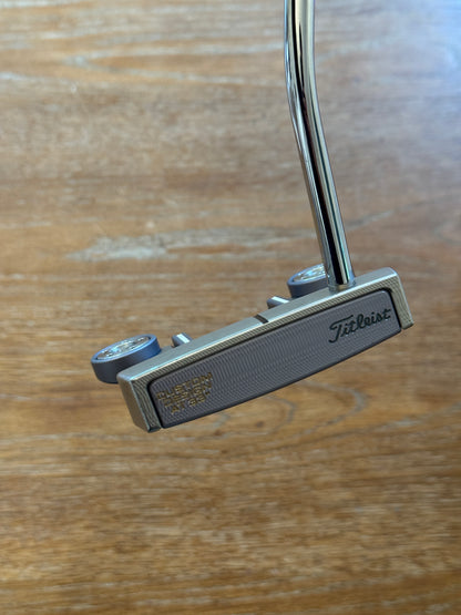 Titleist Scotty Cameron & Crown Futura 6M Putter (33”)