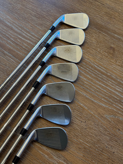 Titleist 718 AP2 Iron Set (4-PW) / AMT Black S300 shafts (stiff)