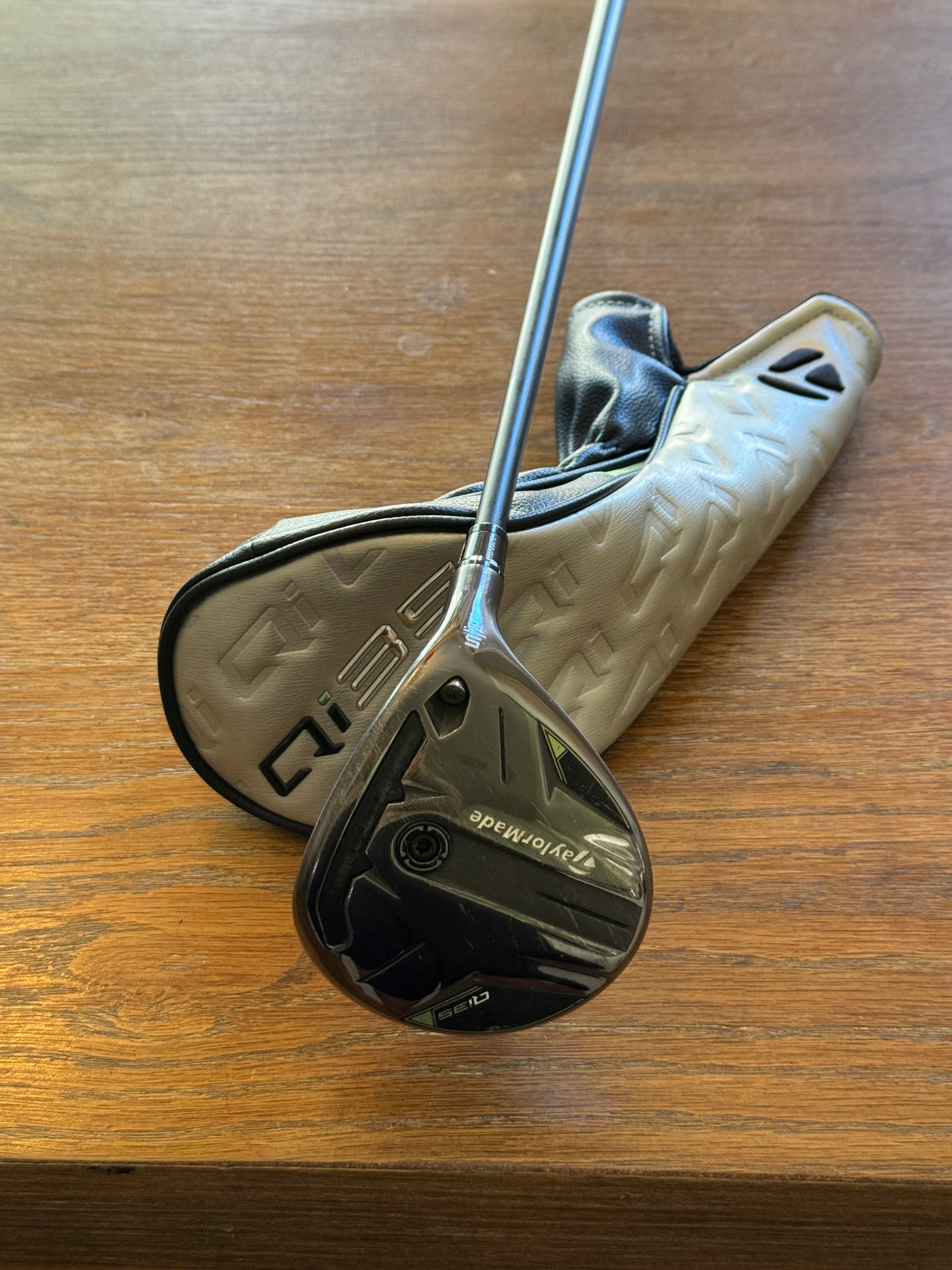 Taylormade Qi35 5-wood (18°) / Fujikura Ventus FW 5-R shaft (regular)