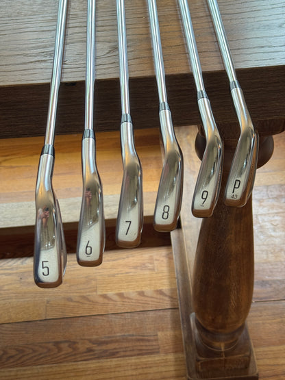*MINT* Titleist T200 ‘23 Iron Set (5-PW) / Project X LZ 6.0 shafts (stiff)