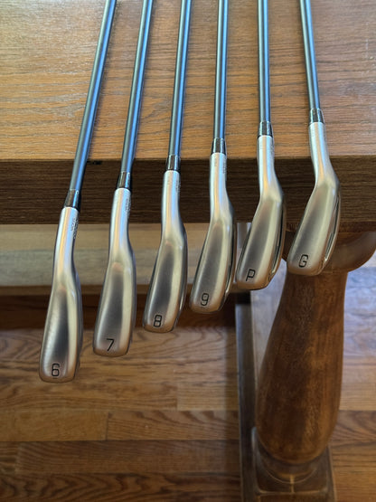 Mizuno JPX 925 Hot Metal Pro Iron Set (6-GW) / KBS PGI 70 shafts (stiff)