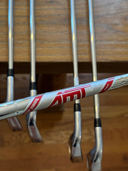 Titleist T350 ‘23 Iron Set (5-PW) / True Temper AMT R300 shafts Regular