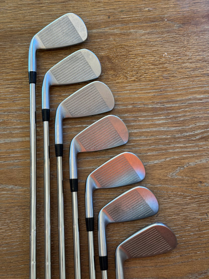 Mizuno JPX 925 Hot Metal Pro Iron Set (4-PW) / Dynamic Gold 120 S300 shafts (stiff)