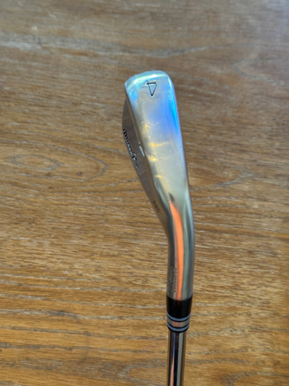 Mizuno Pro 225 4-iron / Dynamic Gold X100 shaft (xtra stiff)