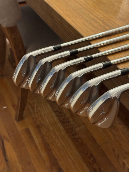 Mizuno Pro 241 Iron Set (5-PW) / Dynamic Gold X100 shafts (xtra stiff)