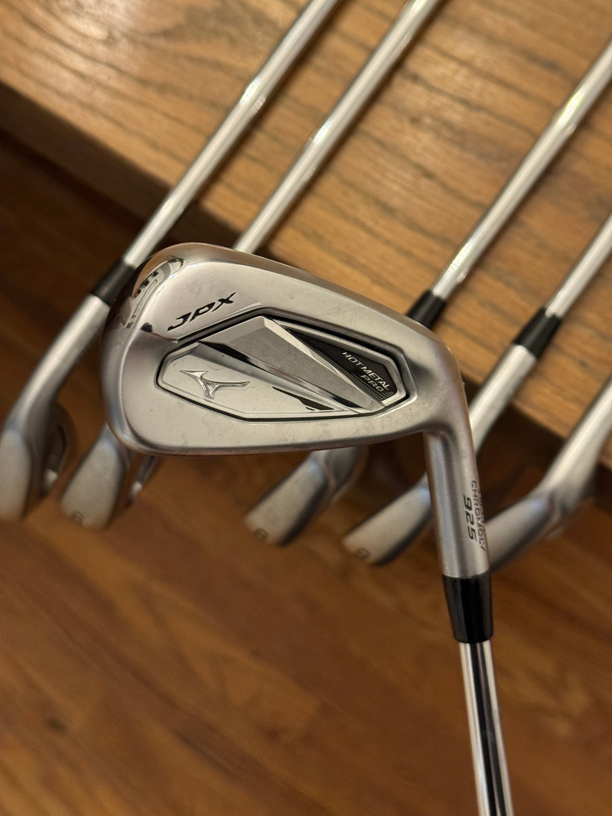 Mizuno JPX 925 Hot Metal Pro (5-PW) / Dynamic Gold 105 S300 shafts (stiff)
