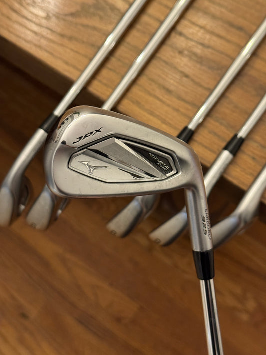Mizuno JPX 925 Hot Metal Pro (5-PW) / Dynamic Gold 105 S300 shafts (stiff)