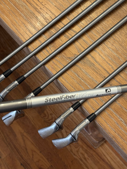 Taylormade Stealth Iron Set (4-PW) / Steelfiber i125 X shafts (xtra stiff)